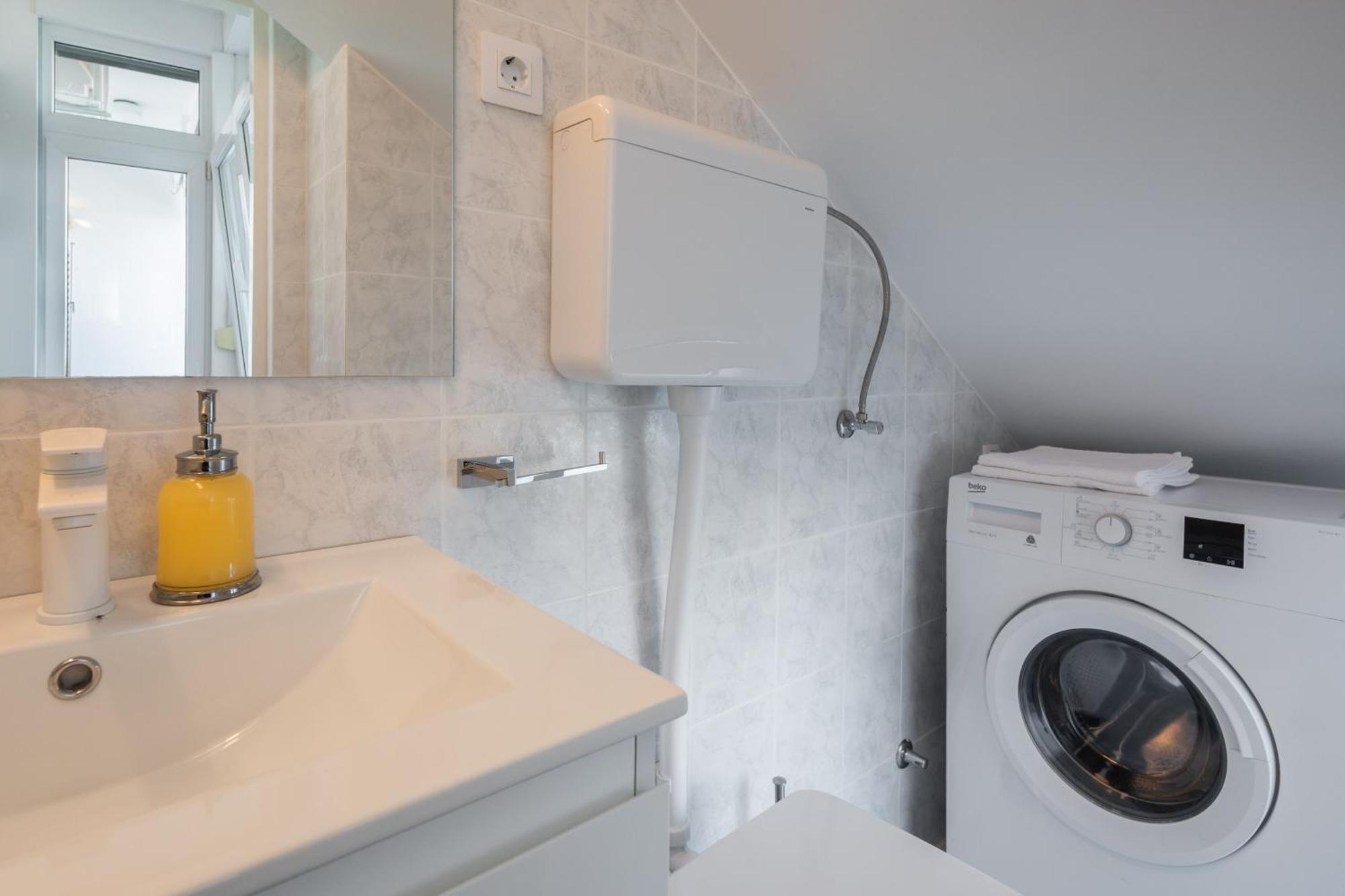 East Side Apartment أوميس المظهر الخارجي الصورة