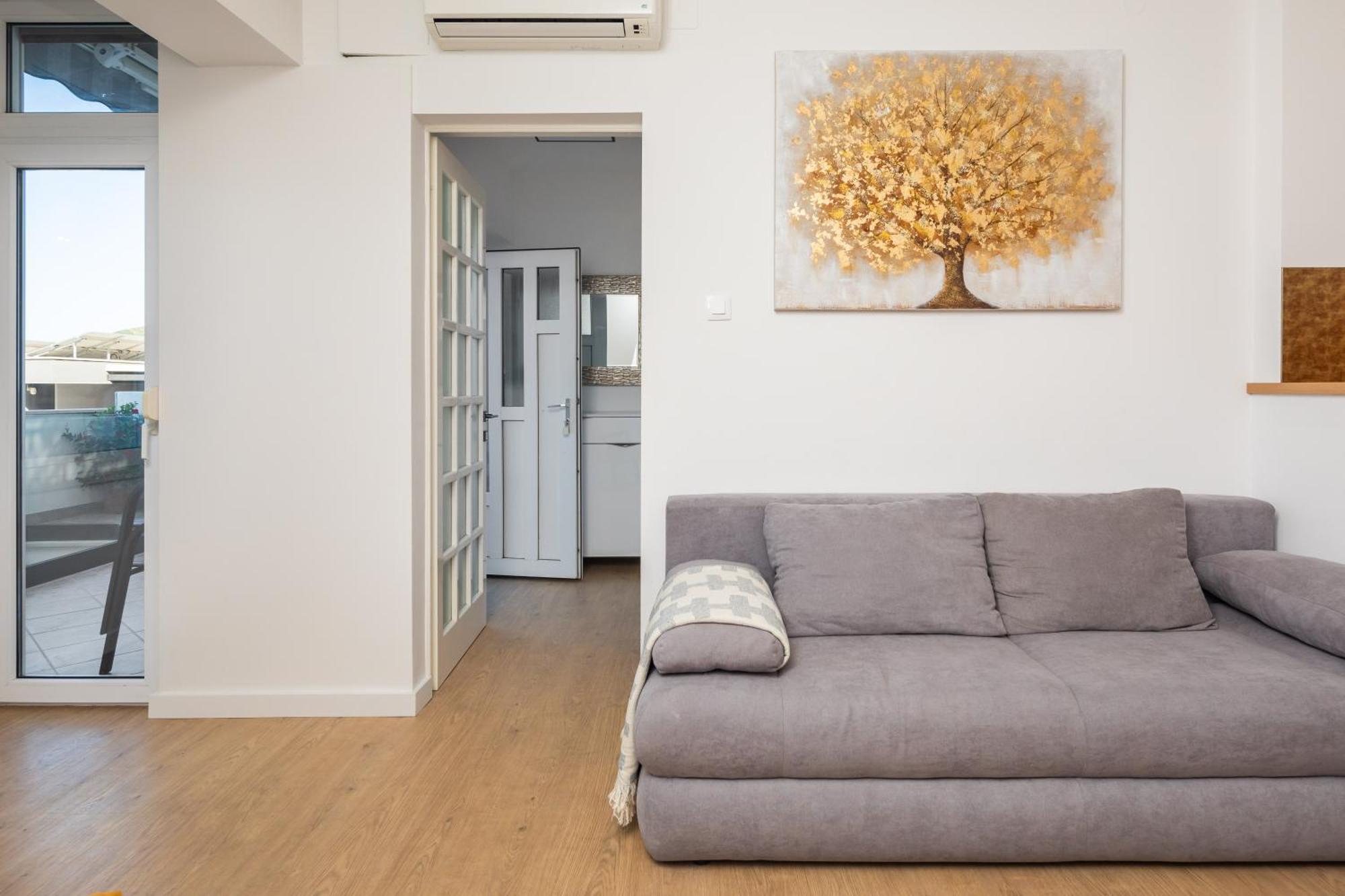 East Side Apartment أوميس المظهر الخارجي الصورة