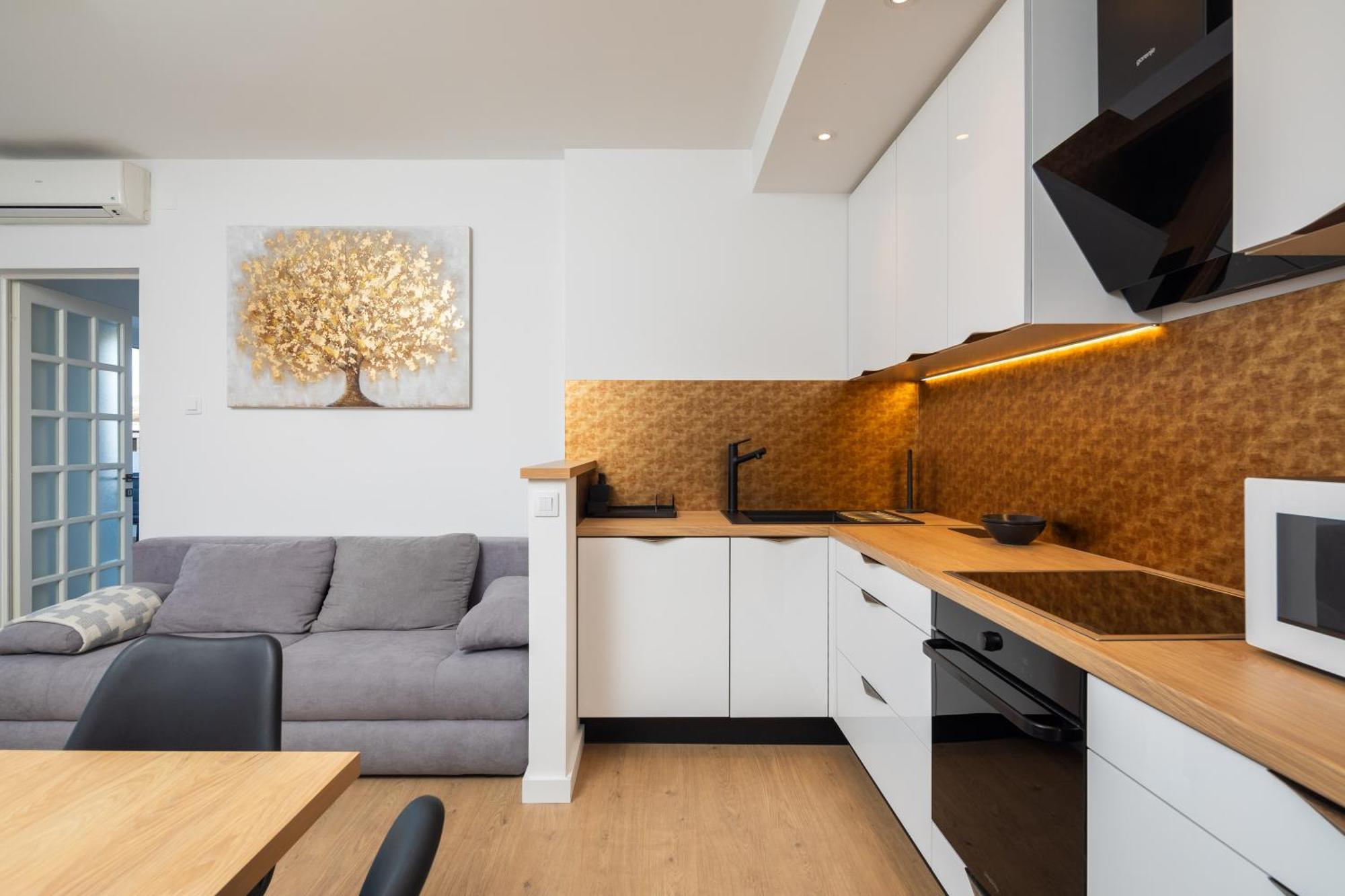 East Side Apartment أوميس المظهر الخارجي الصورة