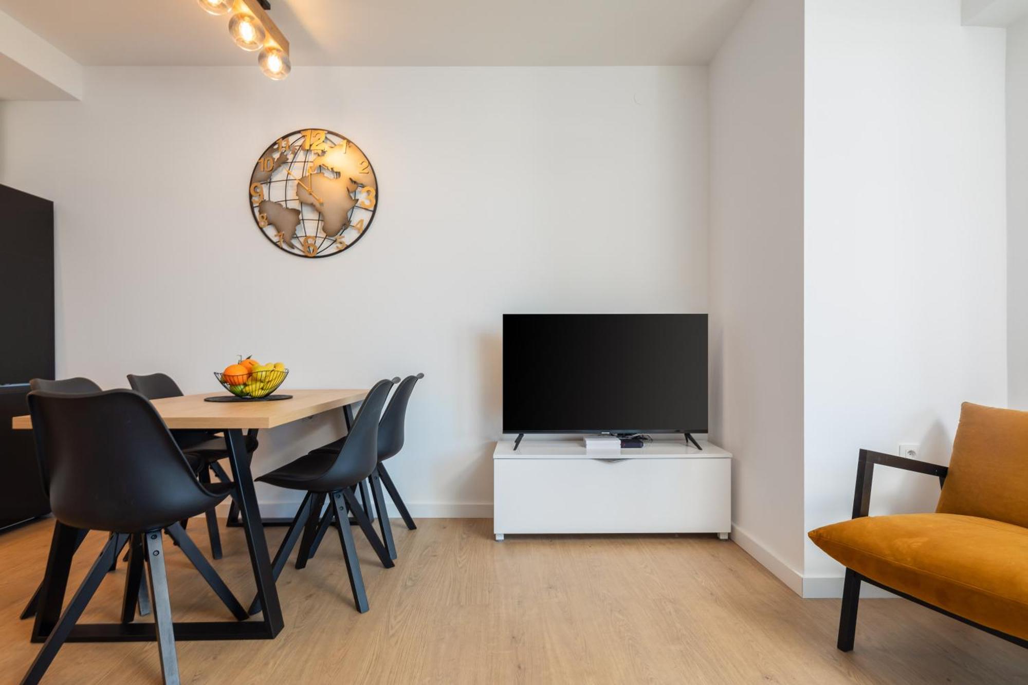 East Side Apartment أوميس المظهر الخارجي الصورة