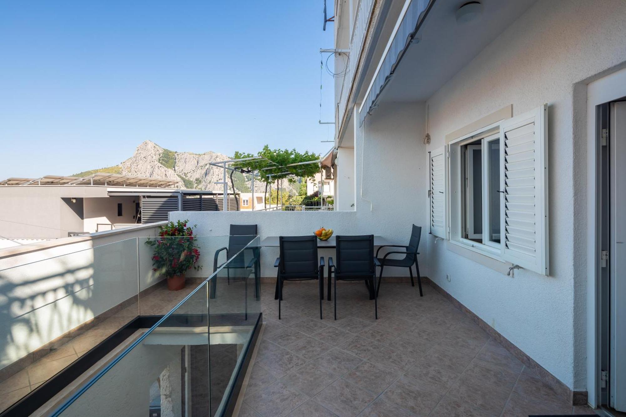 East Side Apartment أوميس المظهر الخارجي الصورة