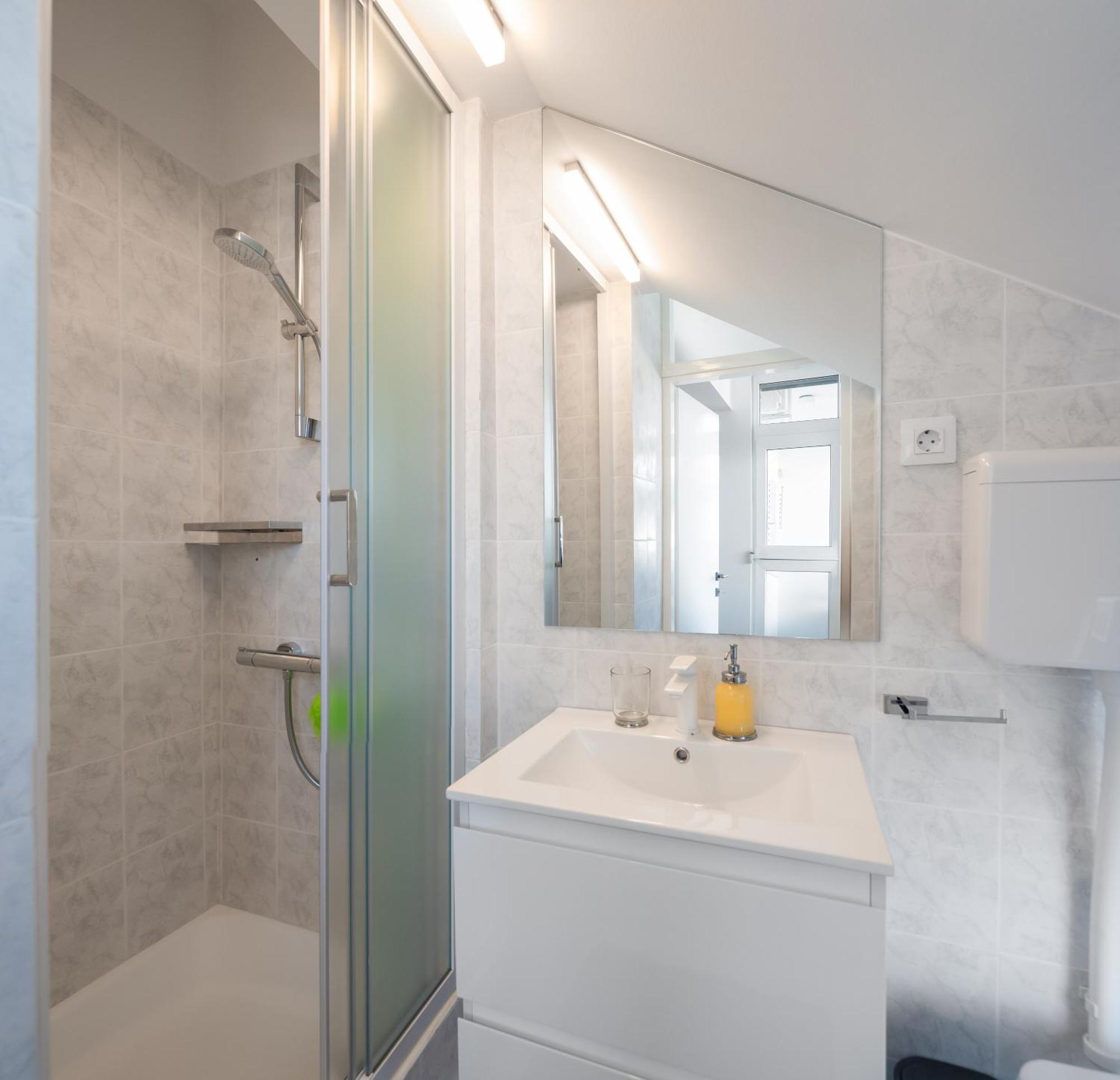 East Side Apartment أوميس المظهر الخارجي الصورة